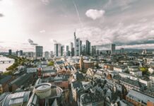 Busy do Niemiec – wygodny przewóz osób i paczek z Polski